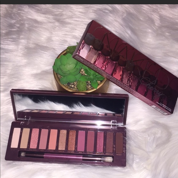 Urban Decay NAKED CHERRY Eyeshadow Palette NIB - Picture 8 of 8